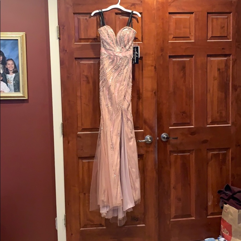Prom dress - Picture 2 of 6